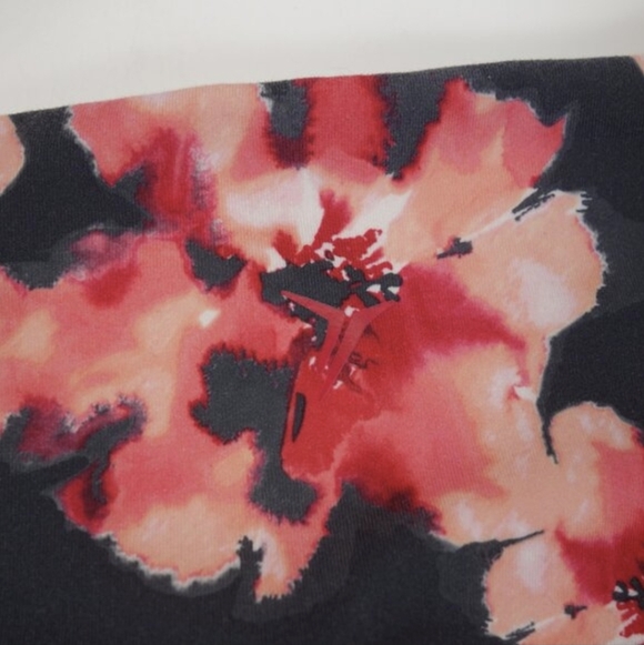 Old Navy Active Floral High Rise Ankle Legging (XS) EUC - Picture 8 of 9